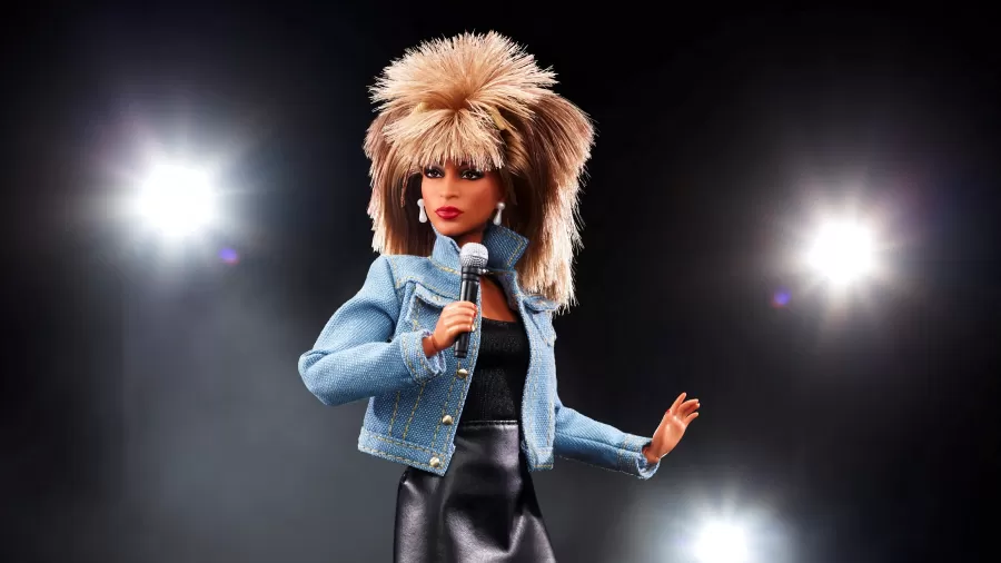 Seis plásticas no nariz: Conheça a 'Barbie humana' australiana