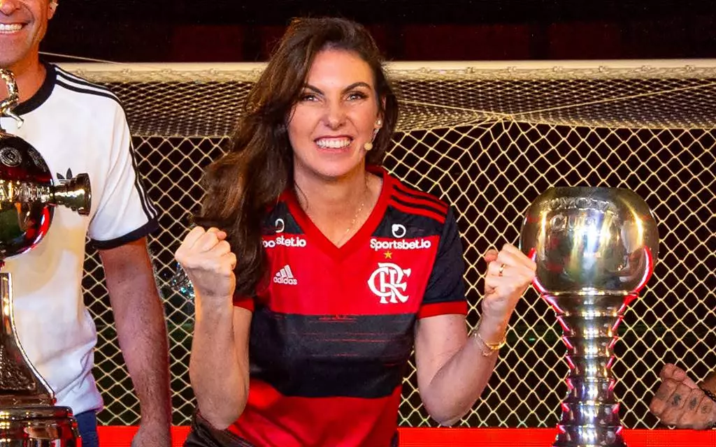 Flamengo apresenta novos uniformes - Jornal O Globo