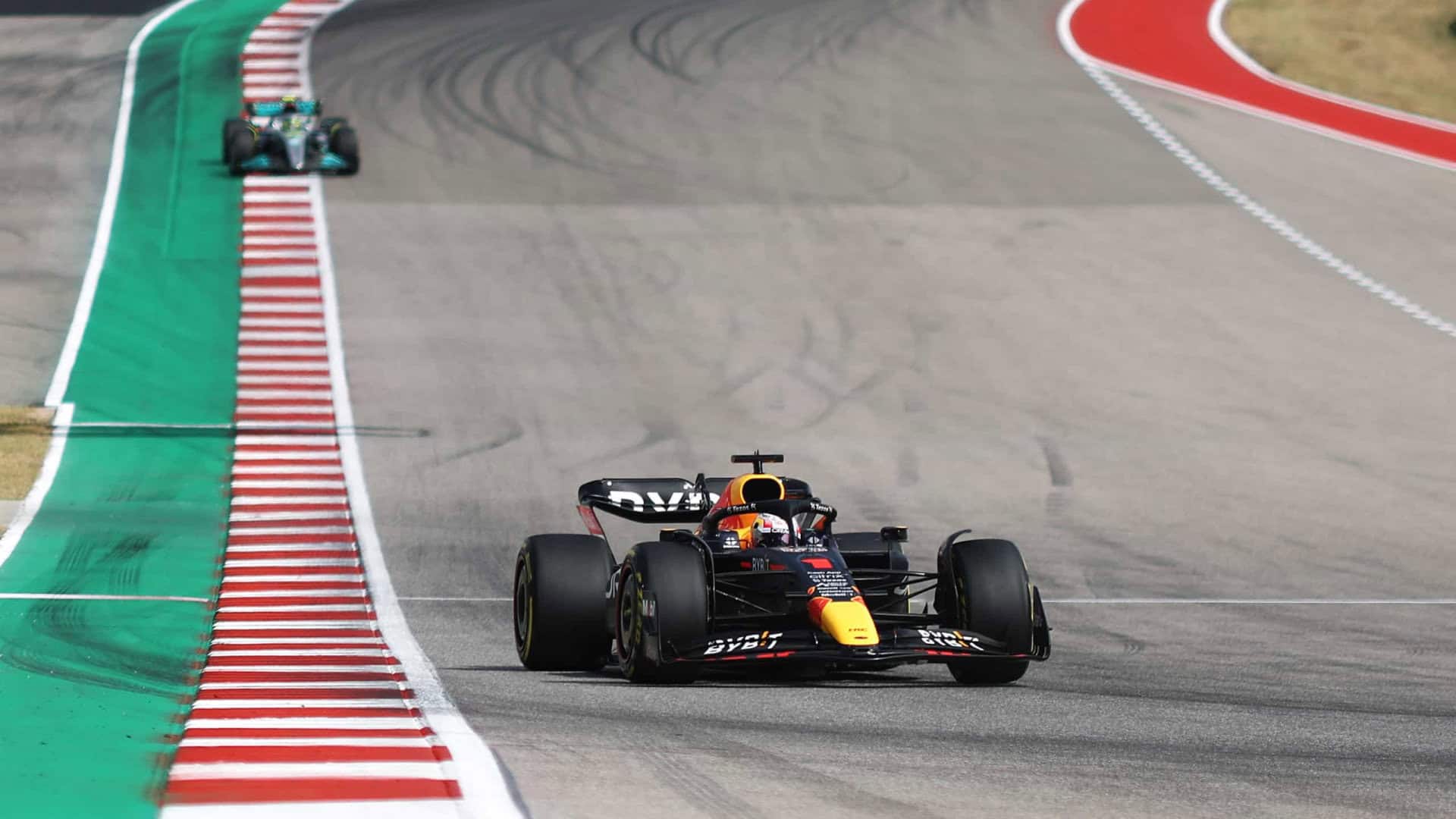 GP do Japão: Verstappen lidera 2º treino e Gasly bate no fim