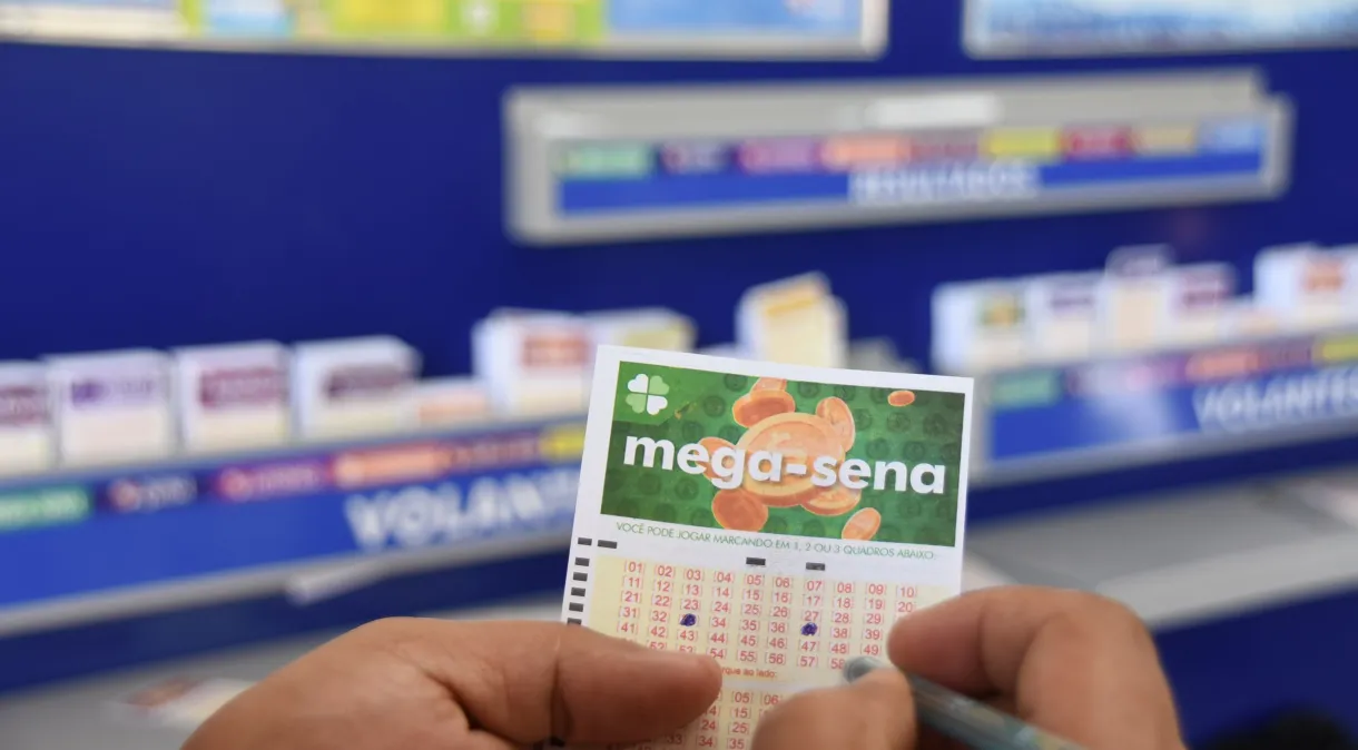 Mega-Sena: ninguém acerta e prêmio sobe para R$ 60 milhões; saiba como ter  mais chances de acertar as seis dezenas - Seu Dinheiro