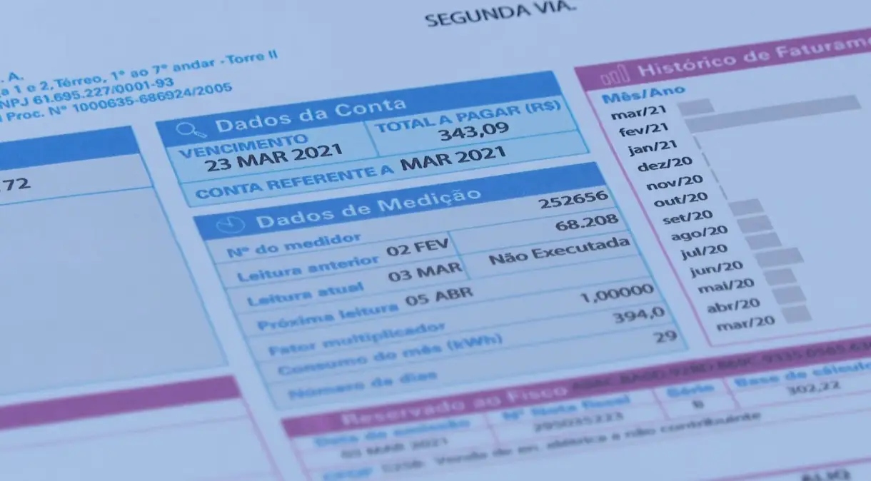 Contas de luz devem aumentar 5,6% em 2024, aponta Aneel