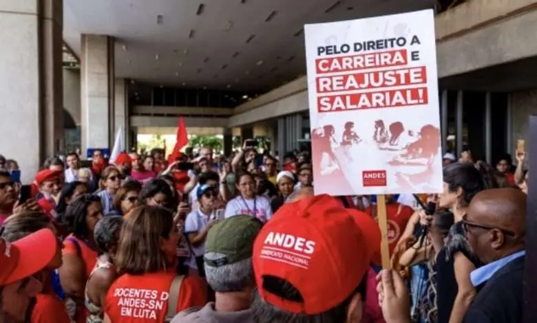 brasiluniversidades federais se preparam para adesao a greve 780x470 1 jpeg