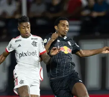 bruno henrique em acao durante bragantino x flamengo duelo do campeonato brasileiro 1714864329133 v2 360x480.jpg