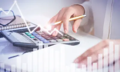 contador que calcula o lucro com graficos de analise financeira